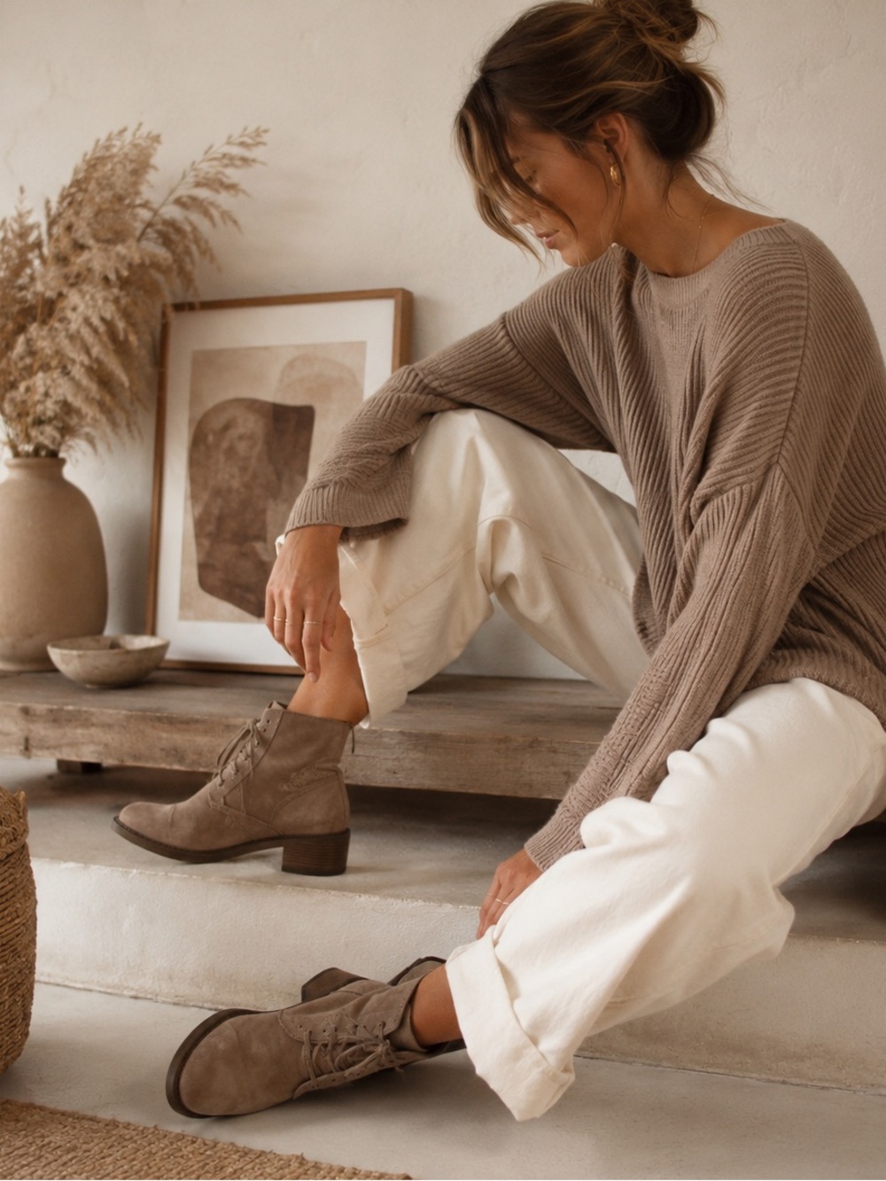 Clarks Artisan Taupe Suede Lace-Up Ankle Booties Women’s 7.5 EU 38